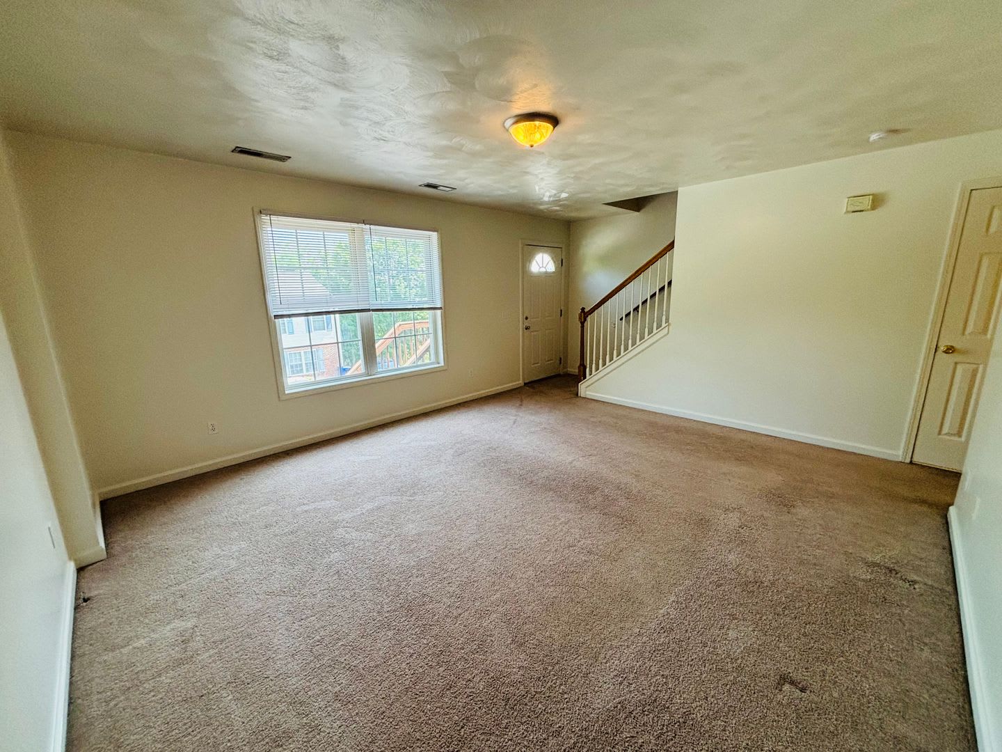 3 Bedroom 1 5 Bath Townhouse – photo 3