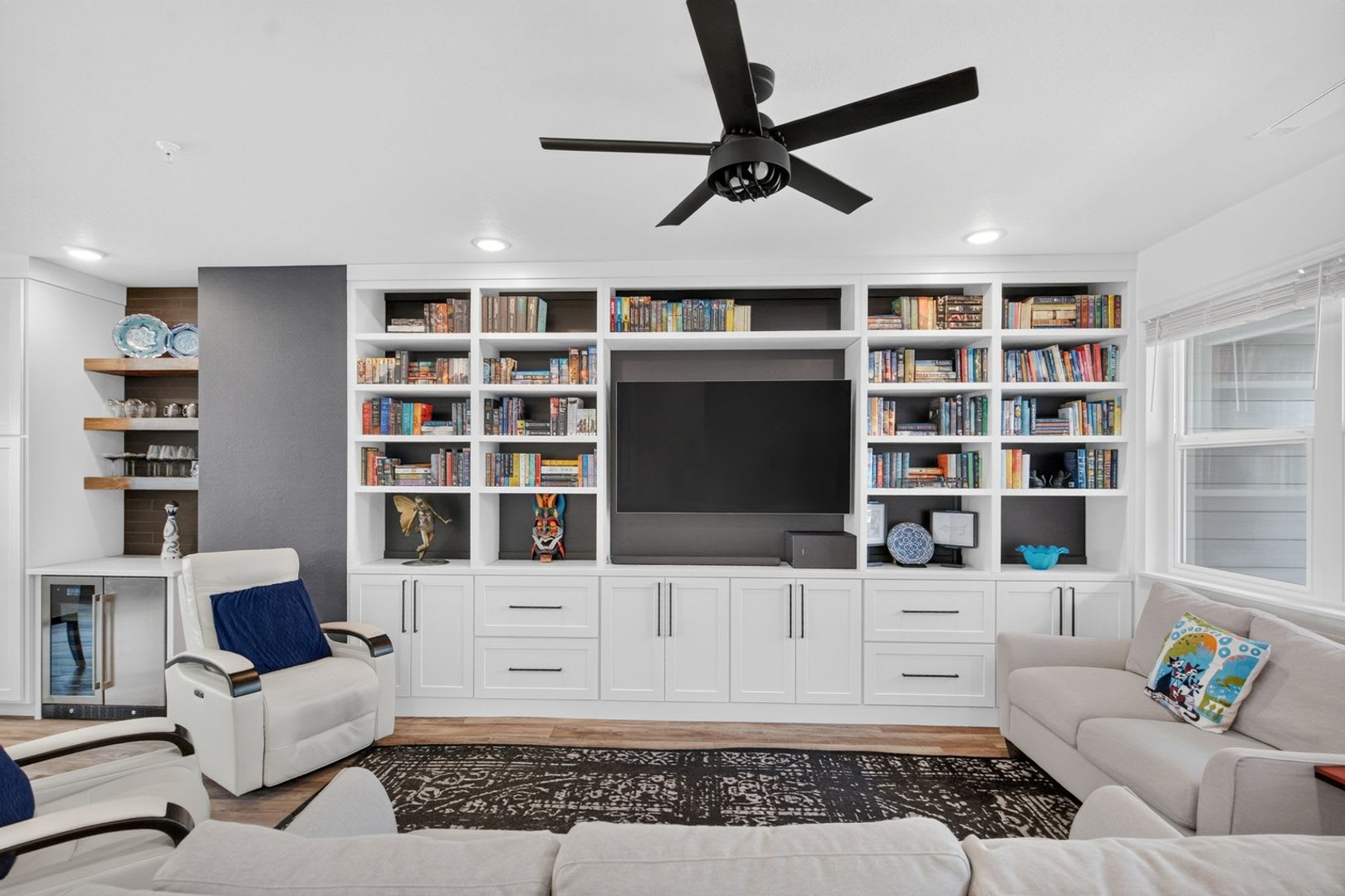 Spacious 4BR Townhome in Colorado Springs – photo 4