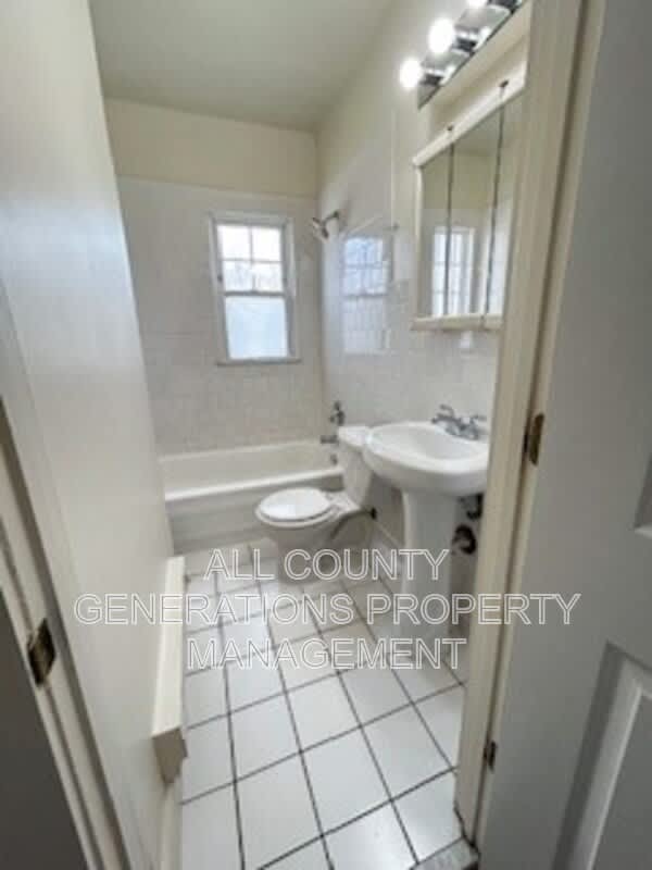 2932 S Moreland Blvd – photo 3
