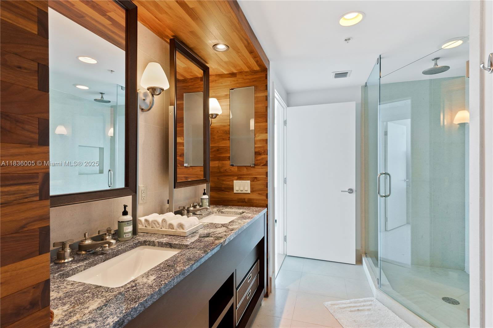 6899 Collins Avenue – photo 5