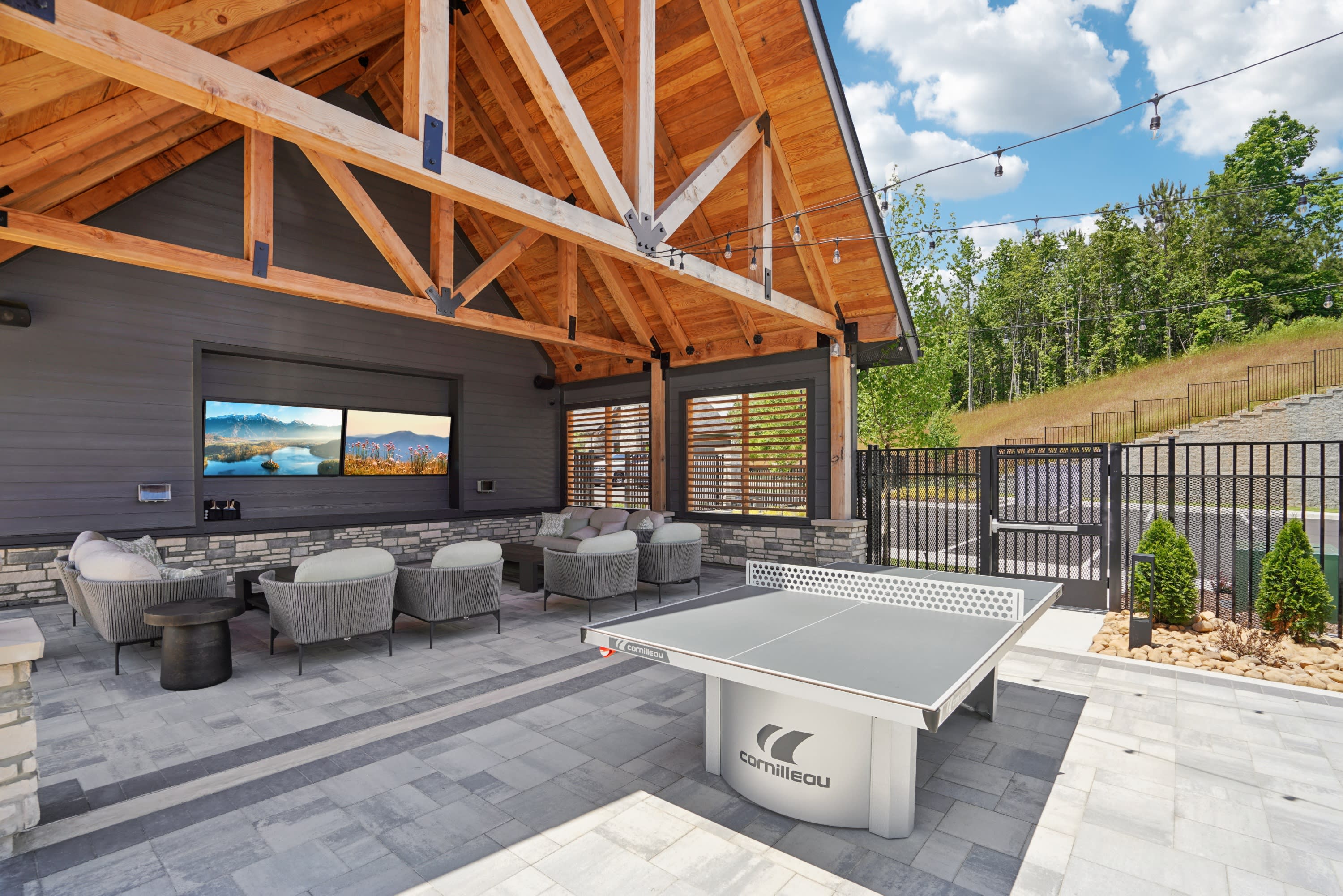 The Pullman Luxury Apartment Homes – photo 5