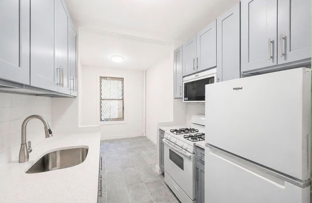 2925 Matthews Ave # 7654 – photo 2