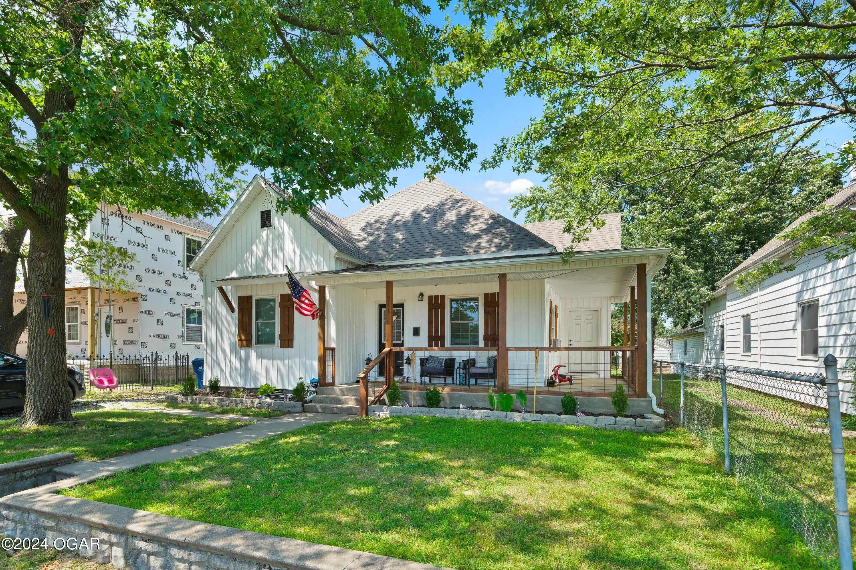 711 W Broadway Street – photo 2