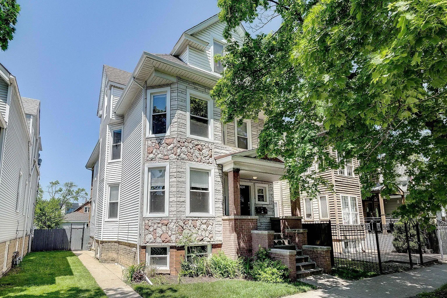 2634 N Lawndale Avenue – photo 1