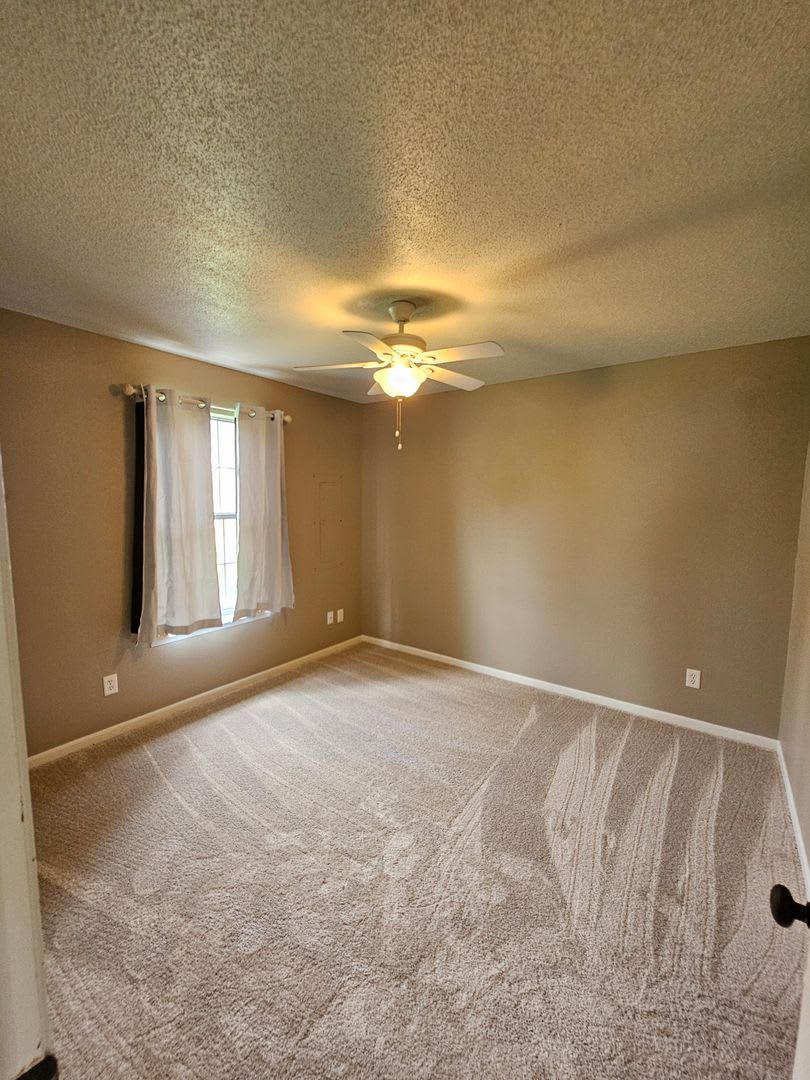 3 bed, 2 bath Duplex, South Columbia – photo 5