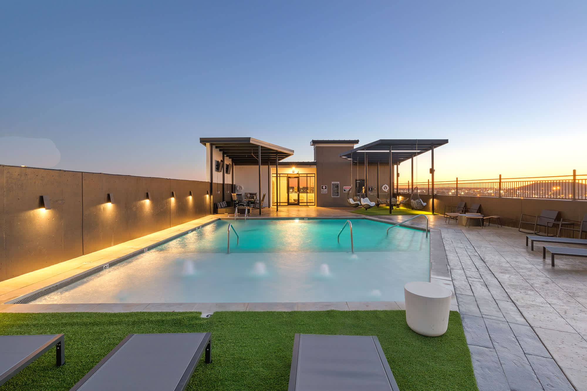 The Cosmopolitan – photo 3