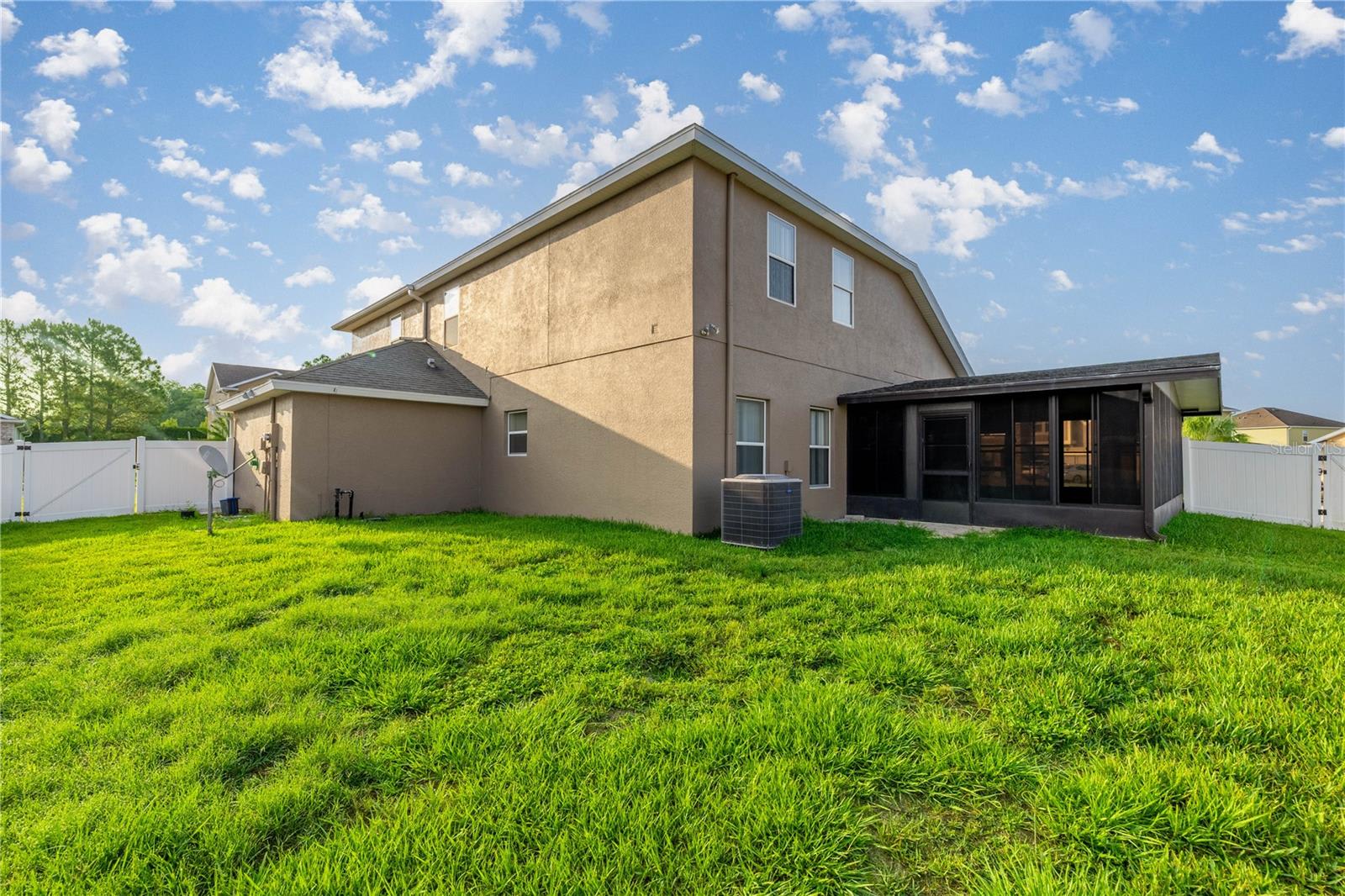5438 SW 49th Ave – photo 2