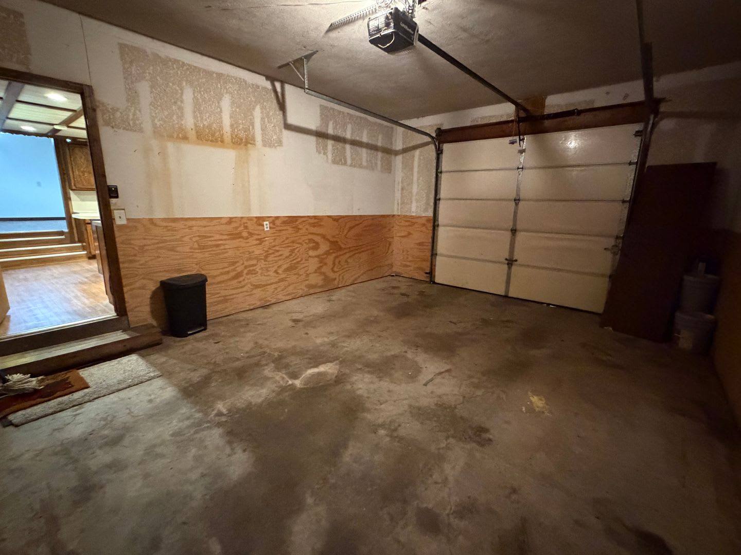 Country Living: 3 Bedroom and 2 Bathroom Home Newly Renovated – photo 4