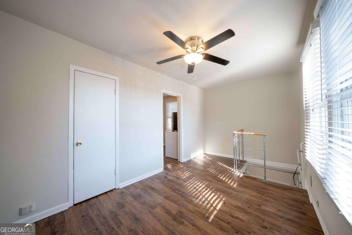 716 Lakeview Avenue NE – photo 3