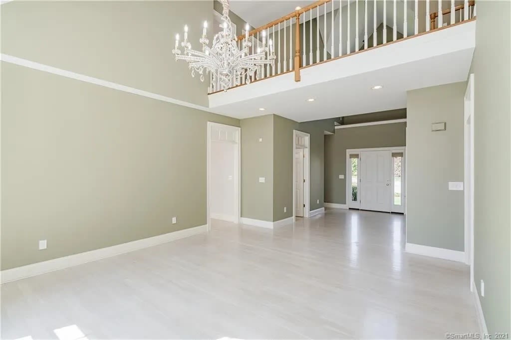 6 Wyeth Drive – photo 4