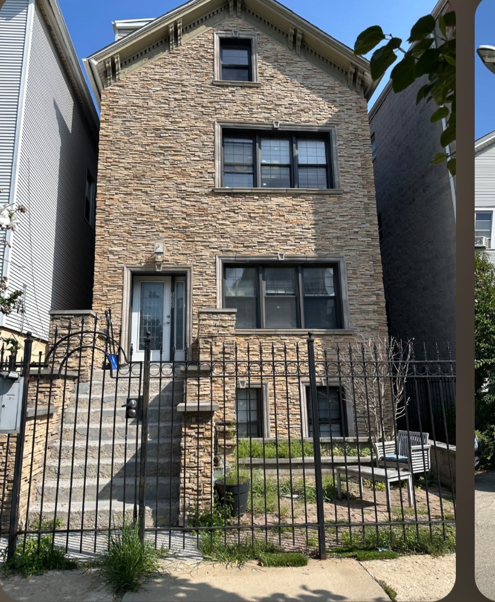 1522 West Superior Street – photo 1