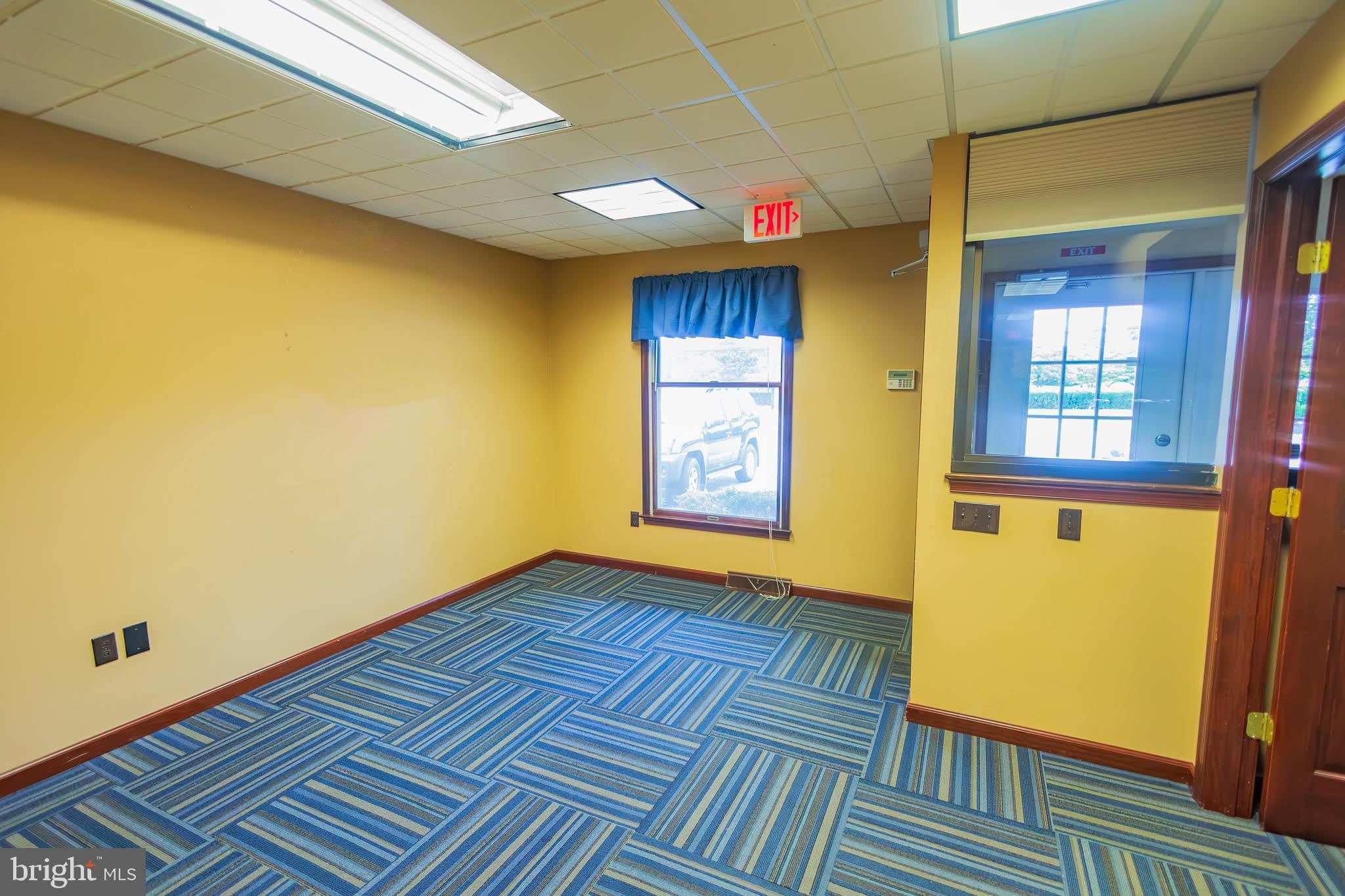 725 N MAIN Street – photo 5