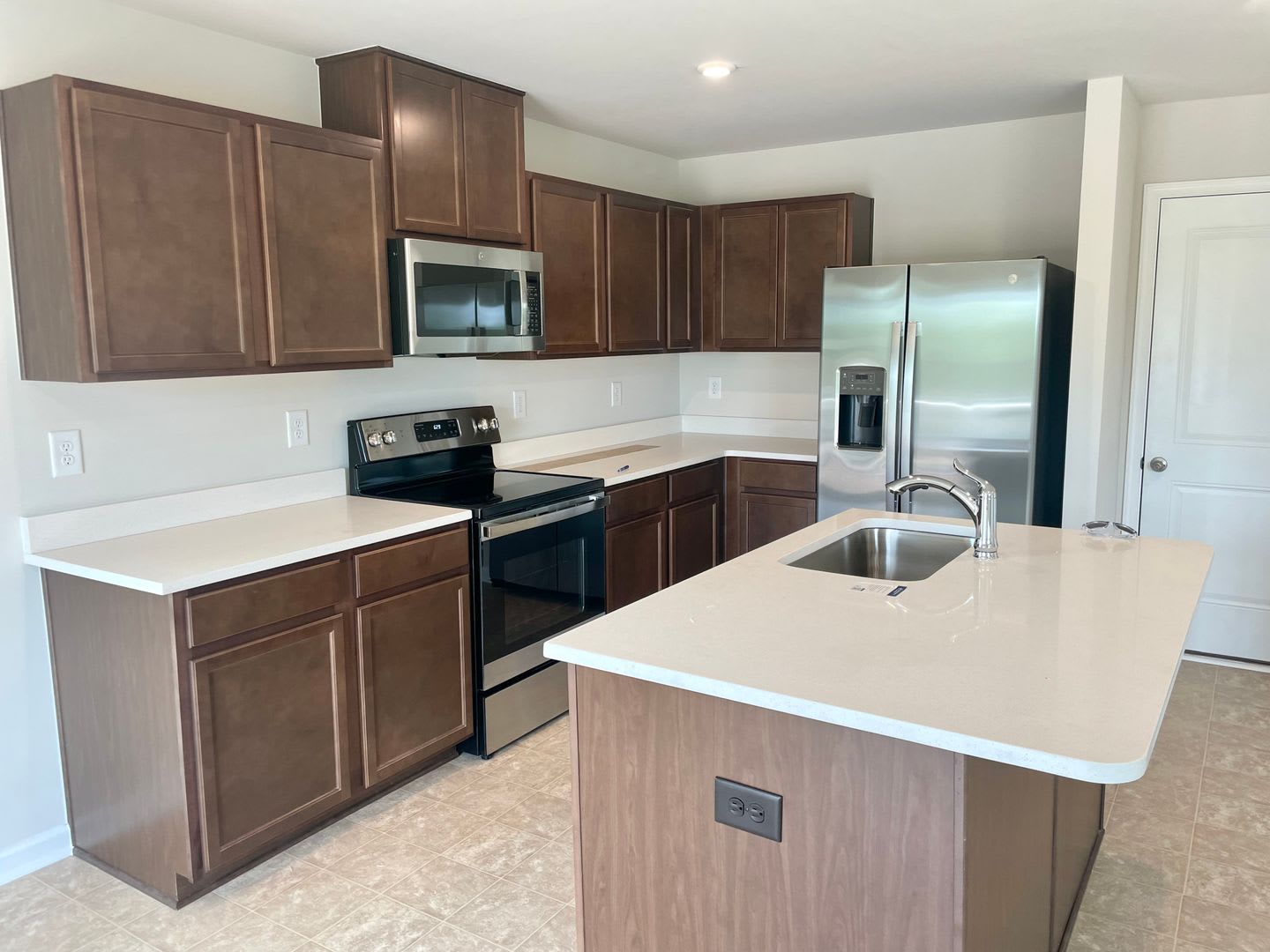 Gorgeous Locust Thicket Townhome – photo 3