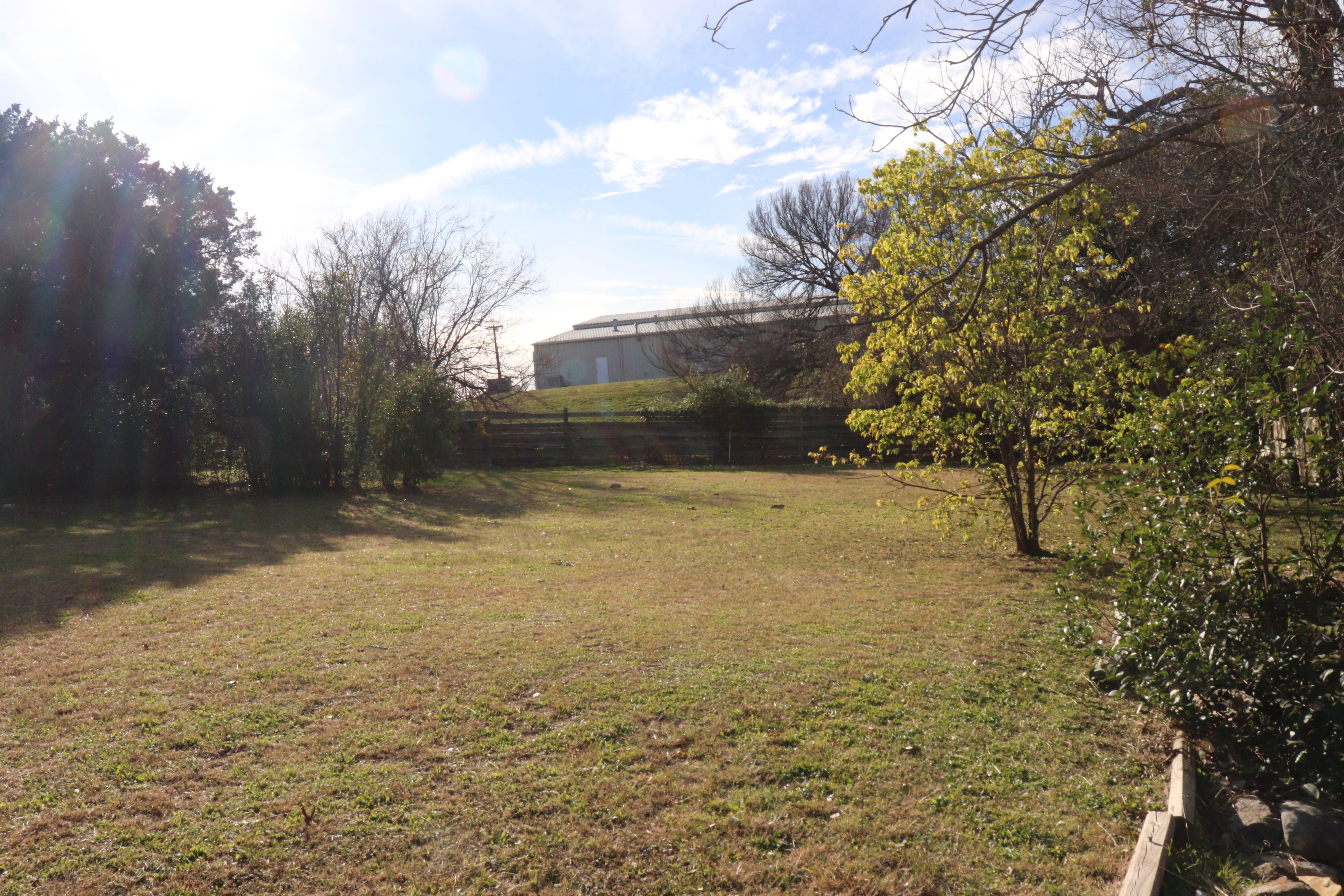 810 Oakhill Drive – photo 2