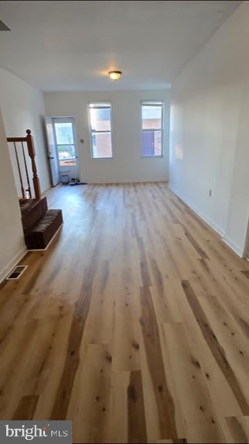 1835 N LEITHGOW Street – photo 2