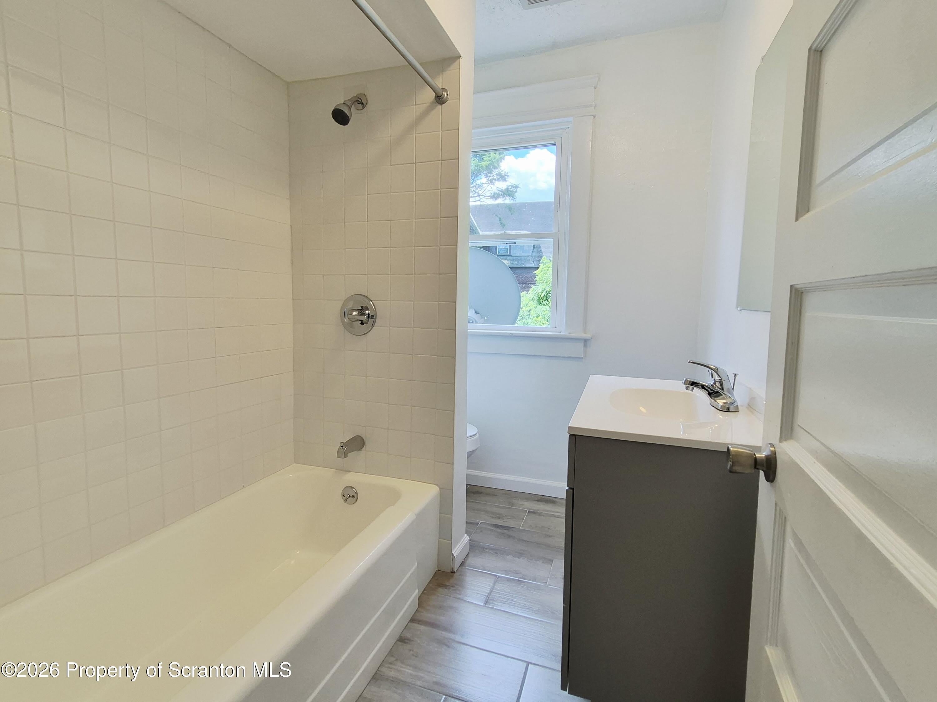 215 Taft Street – photo 5