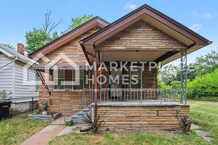 15560 LaSalle Blvd – photo 1