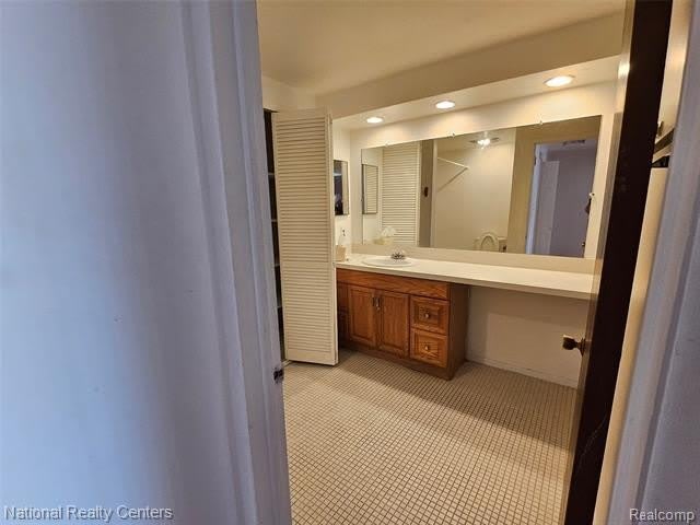29576 CITY CENTER Drive – photo 3