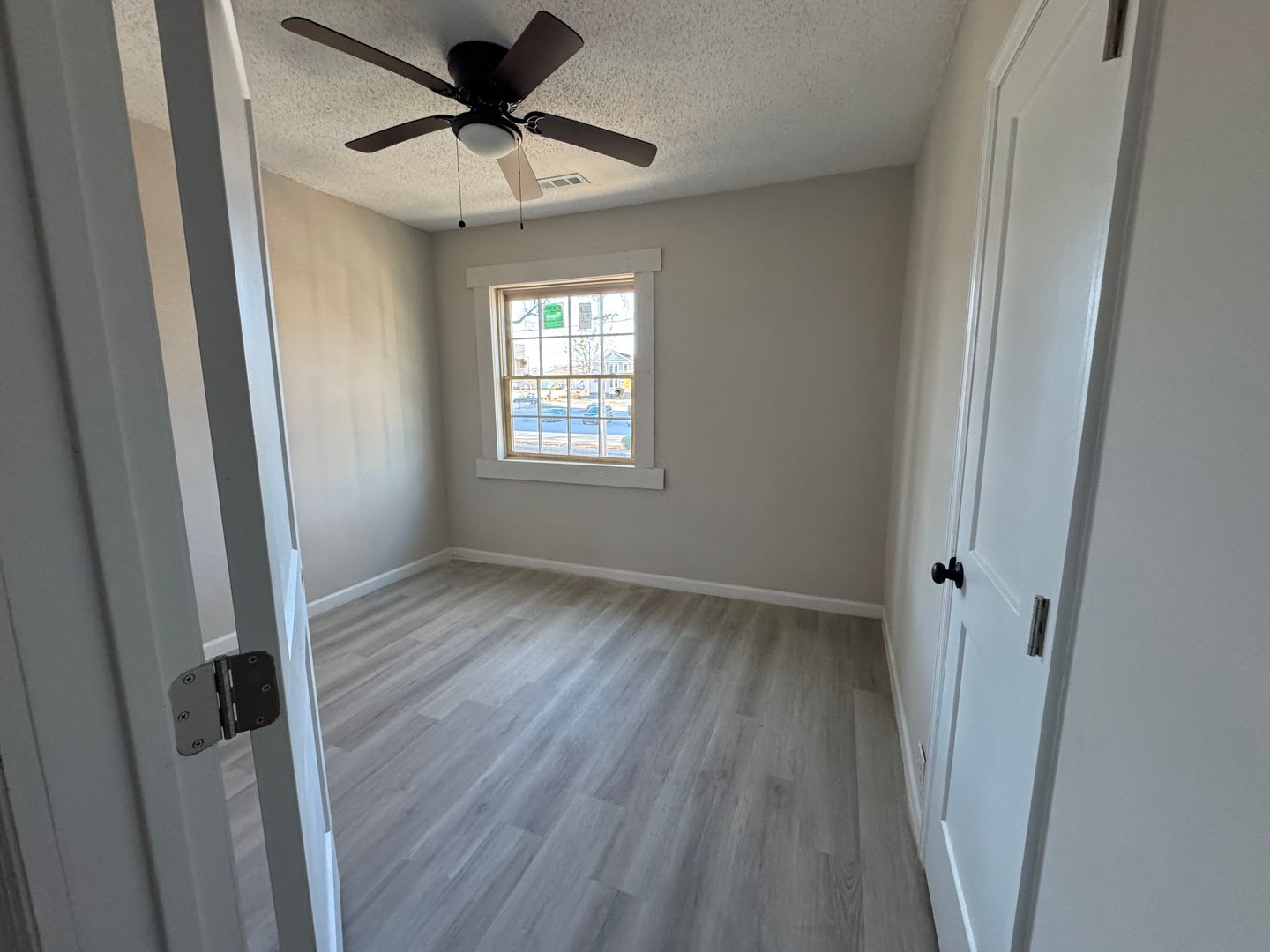 3 Bedroom. Fully remodeled, Close to I-77 and downtown Statesville. – photo 3