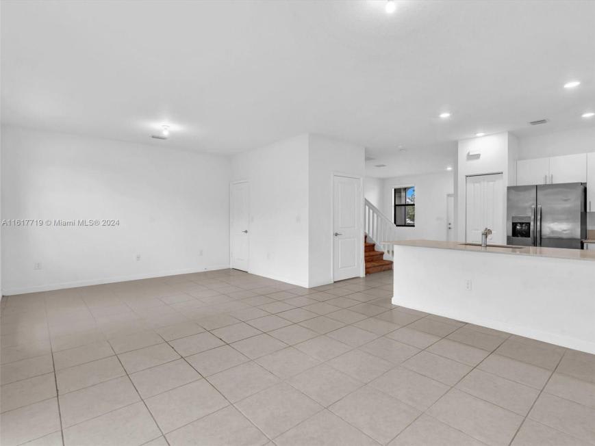 20381 NW 4th Ct – photo 2