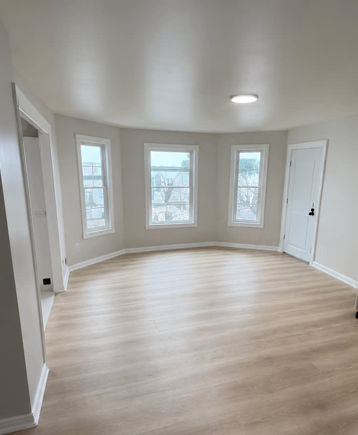 351 Montaup Street – photo 2