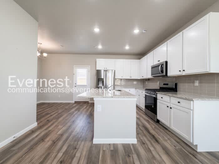 12492 Childers Street – photo 2