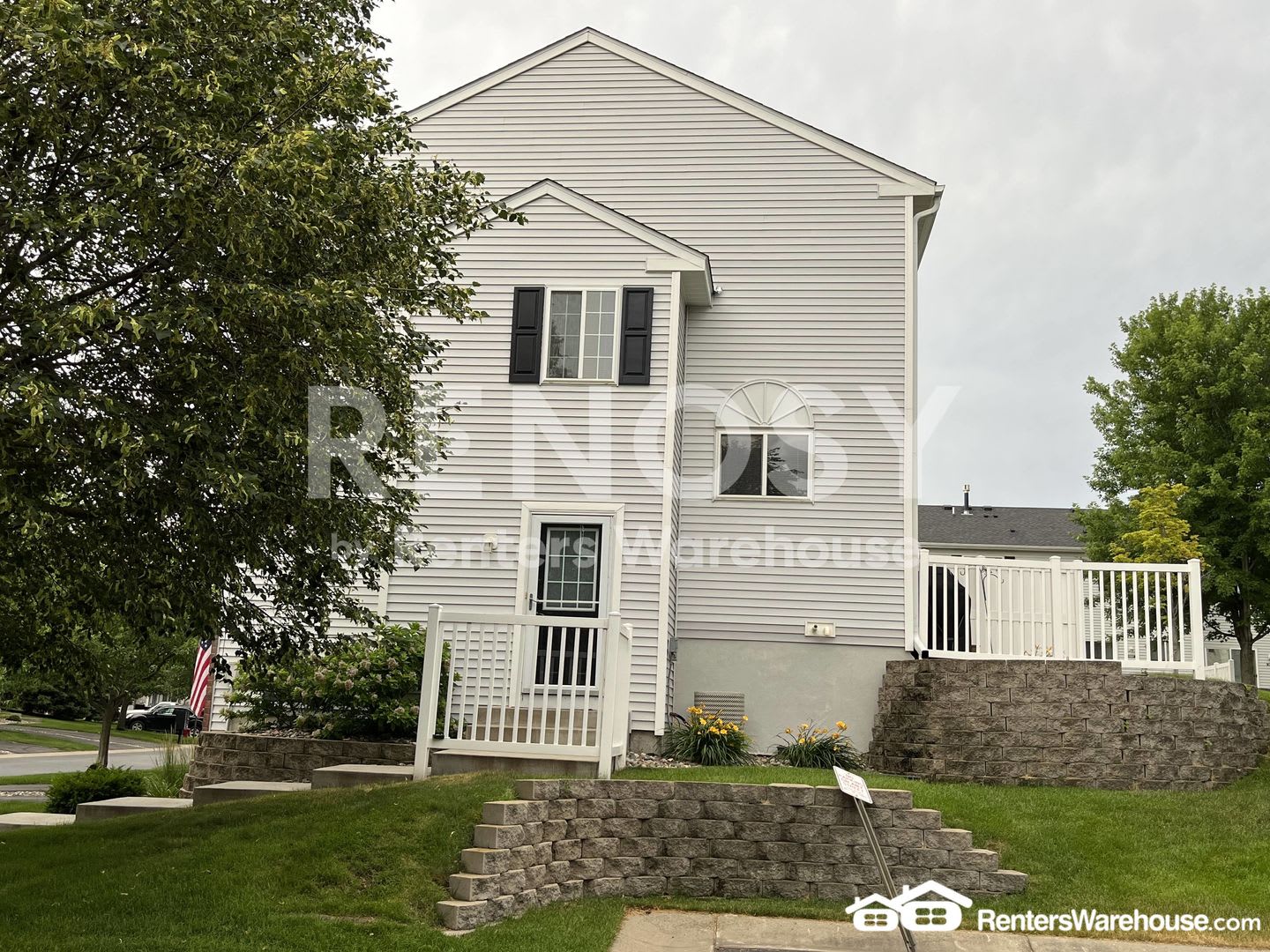 2 Bed/1.5 Bath Townhome in Apple Valley – photo 4