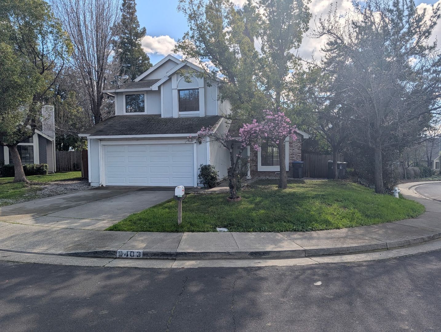 Two Story House Near The 80 Freeway – photo 1