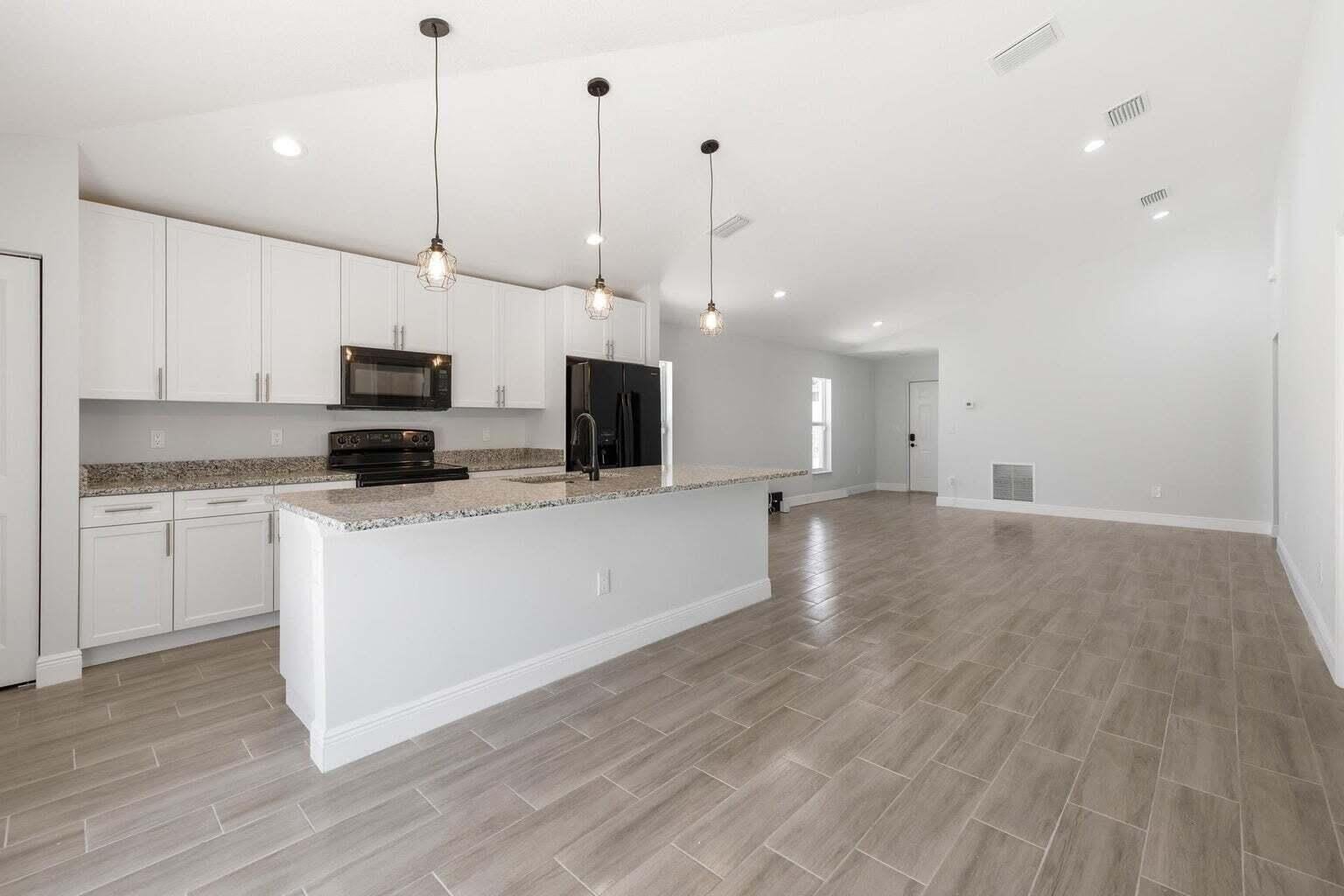 1132 11th Street – photo 1