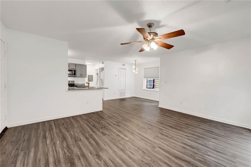 1004 Sandy Lane Drive – photo 5