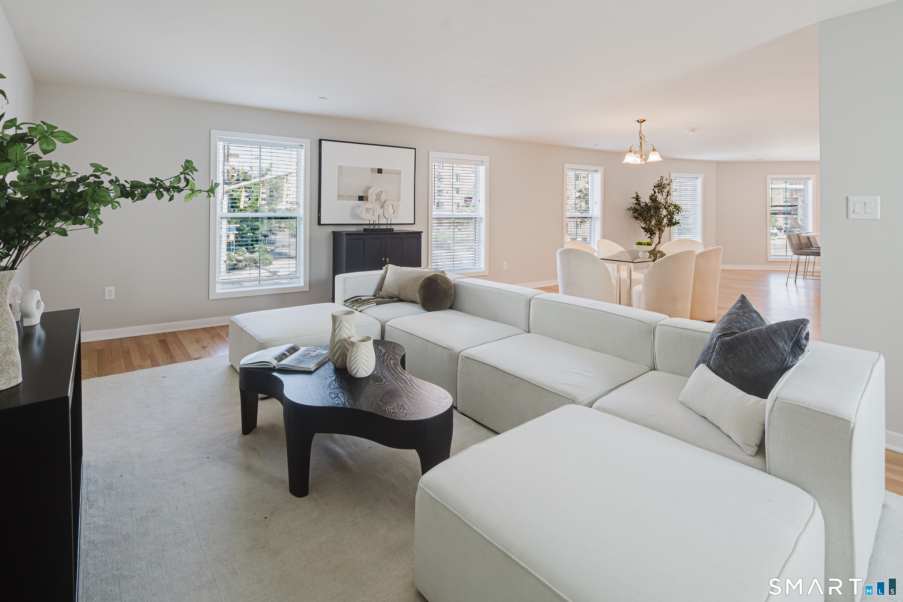 1385 Washington Boulevard – photo 1