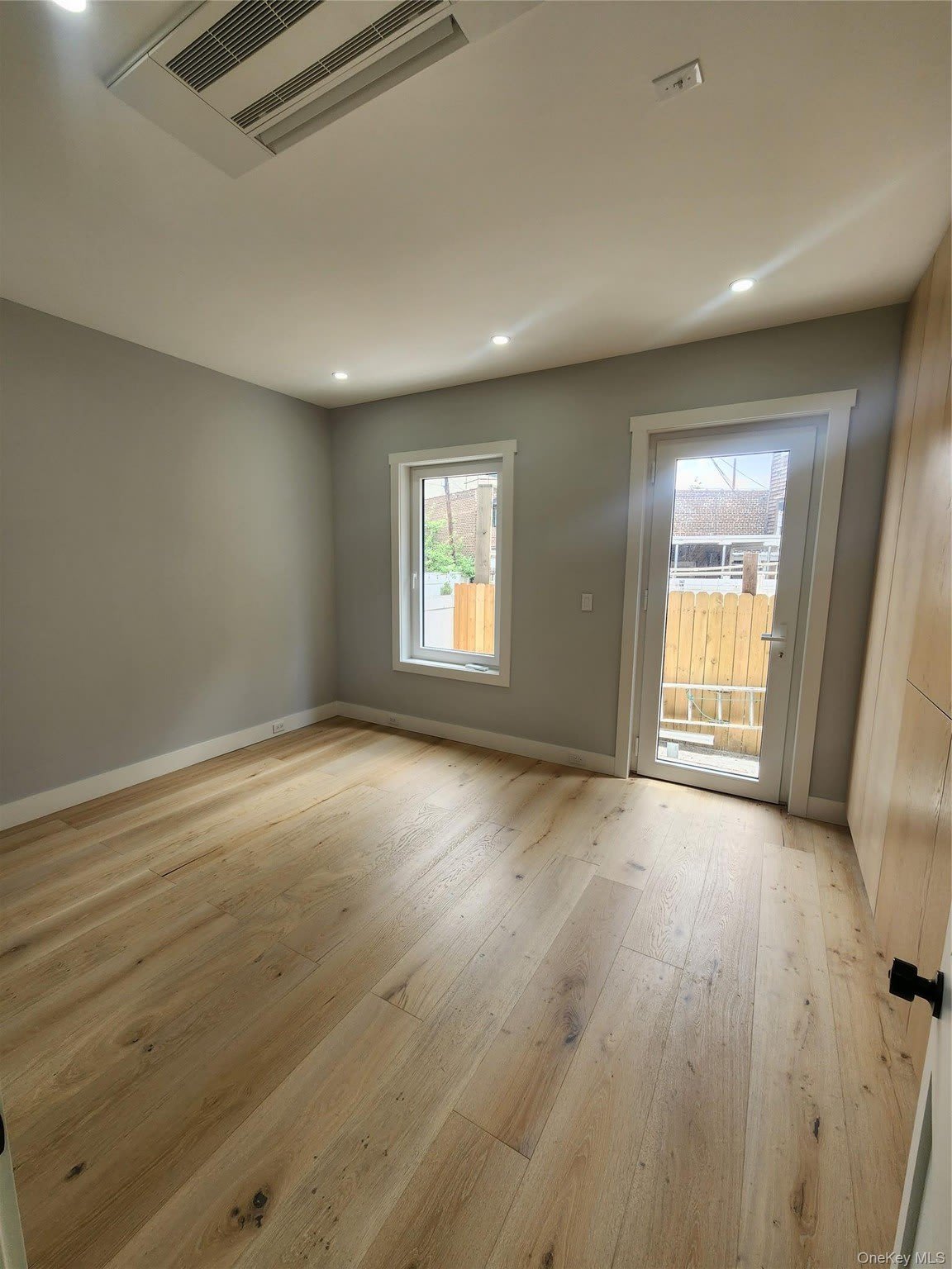 14 Hausman Street – photo 3