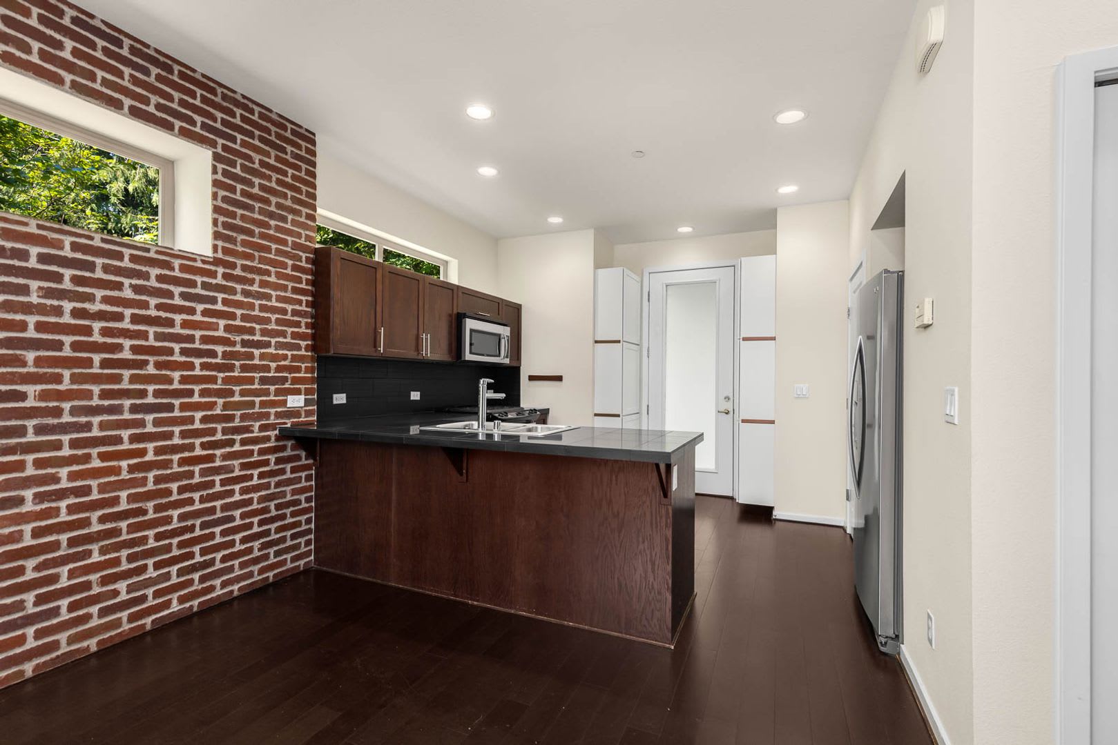 Bright 2BR + Loft Home with Garage and Multiple Balconies – photo 4