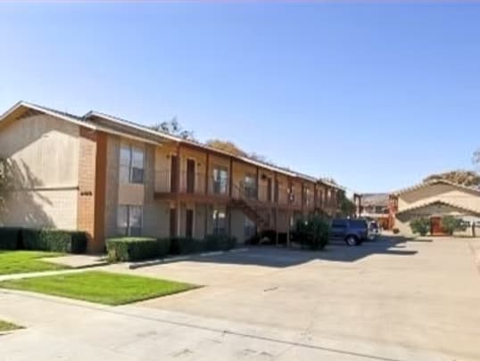 Dillon Apartments – photo 2