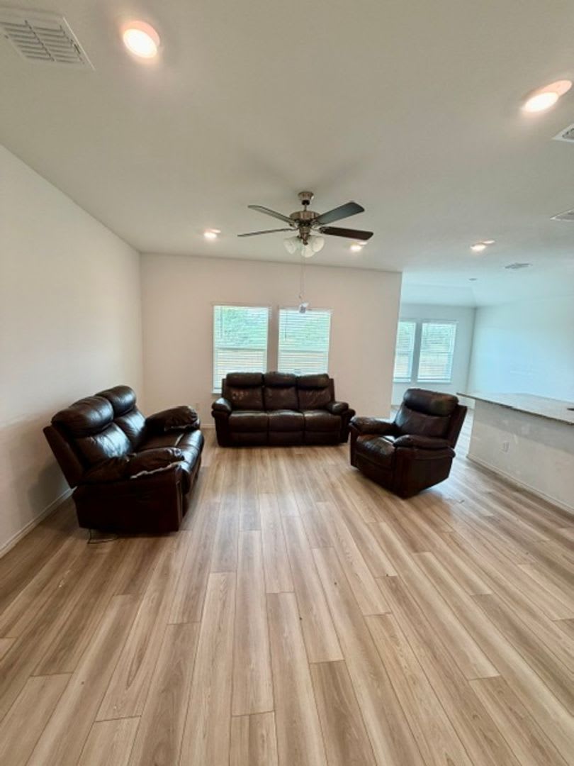 Cute 3 Bedroom 2 Bath – photo 5