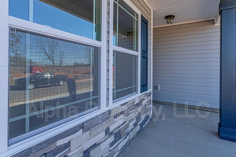 2204 Davenport Ct – photo 2