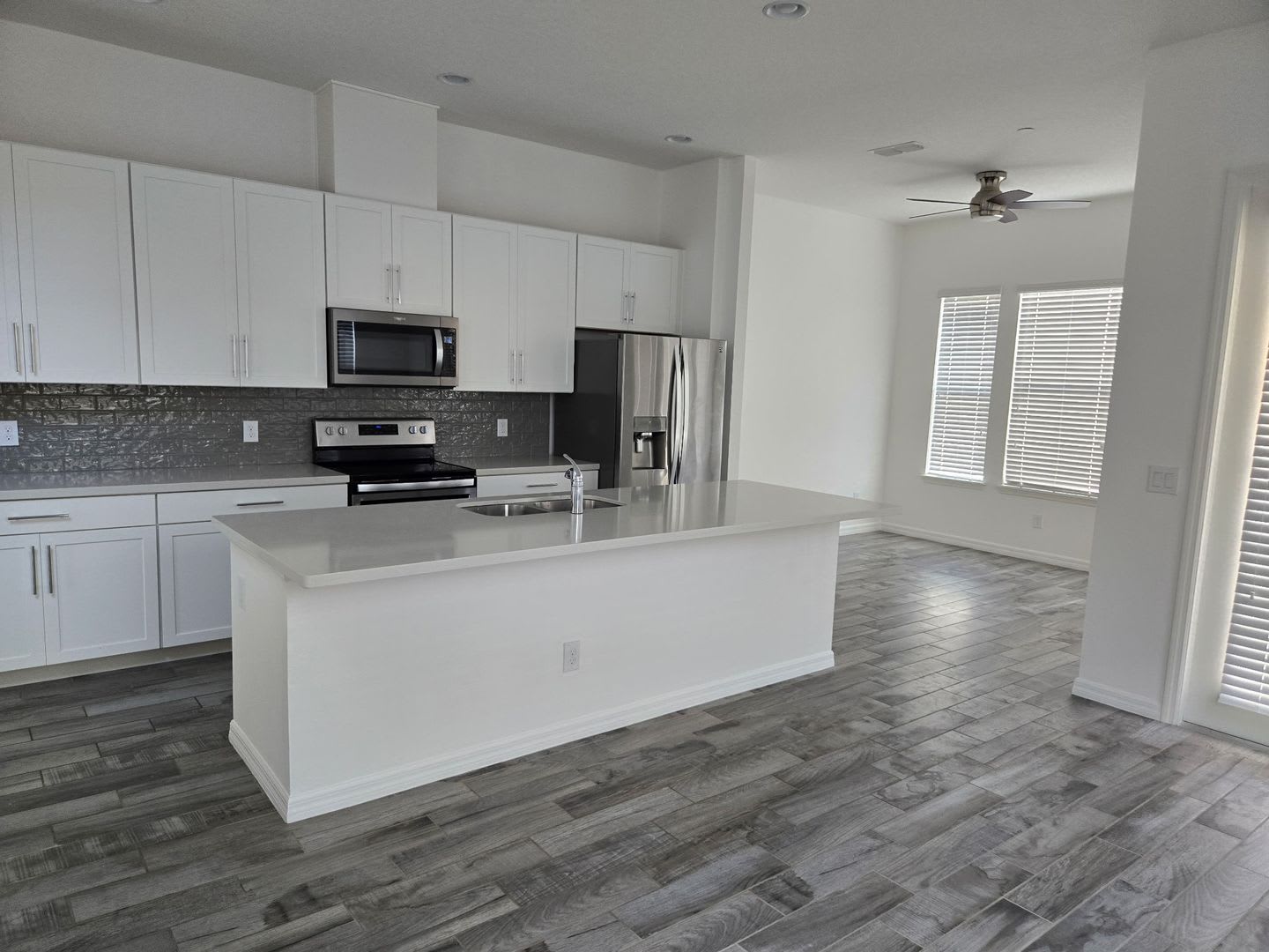 Stunning Three-Story Townhome, Located in the Heart of Altamonte Springs! – photo 5