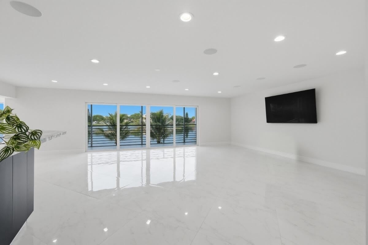 877 NE 195TH Street – photo 2