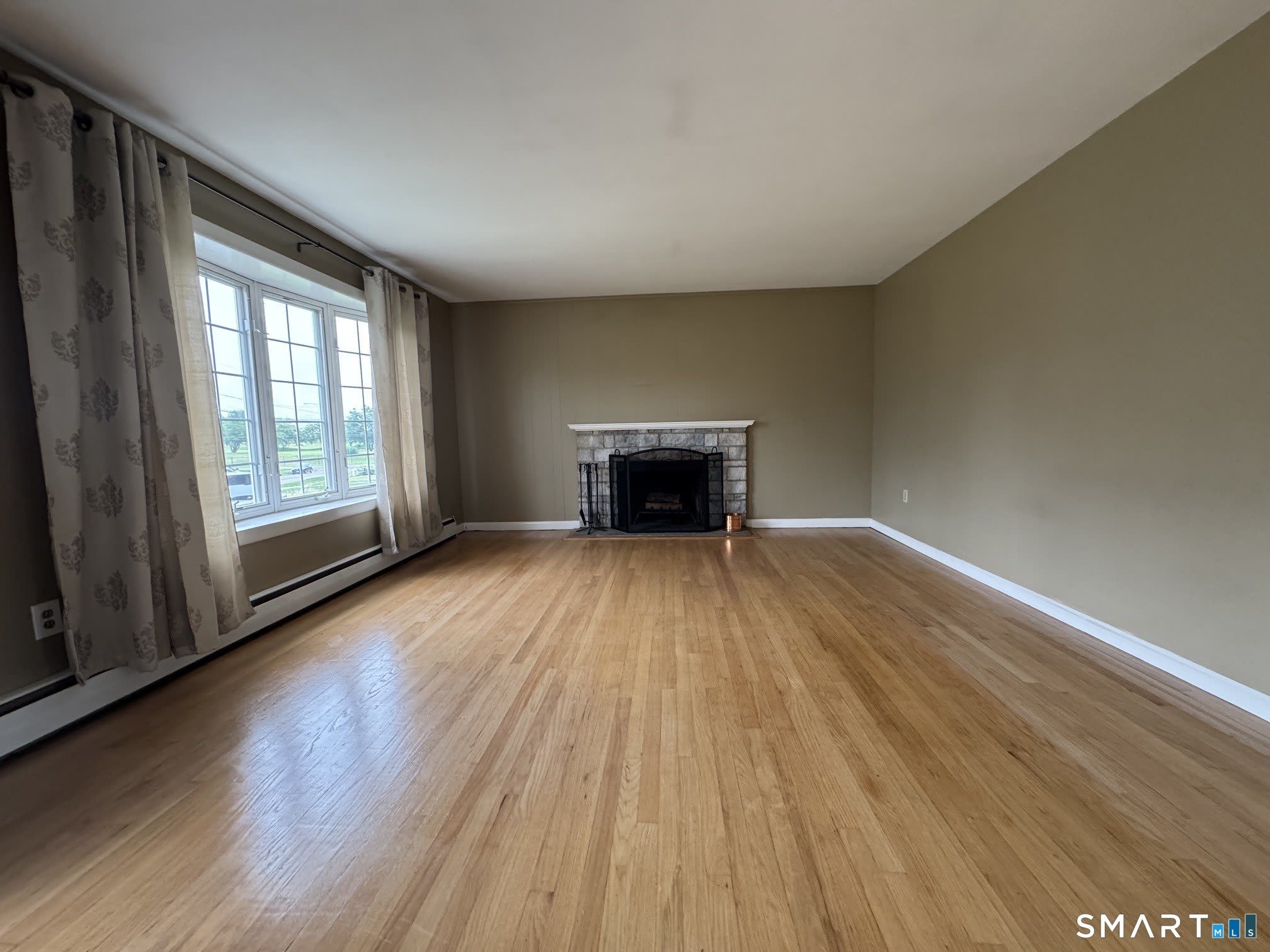 85 maureen Street – photo 3