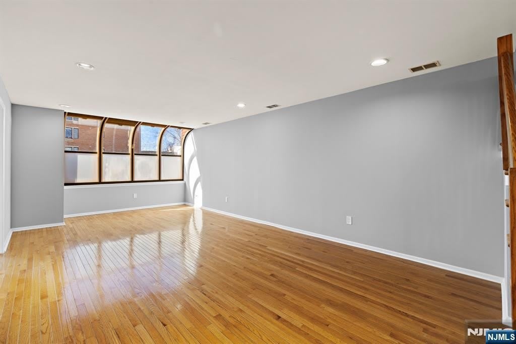 319 Gorge Road – photo 3