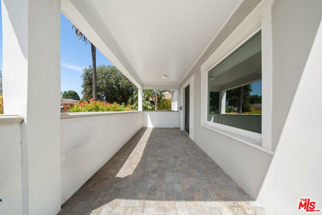 1821 W 42nd Pl – photo 2