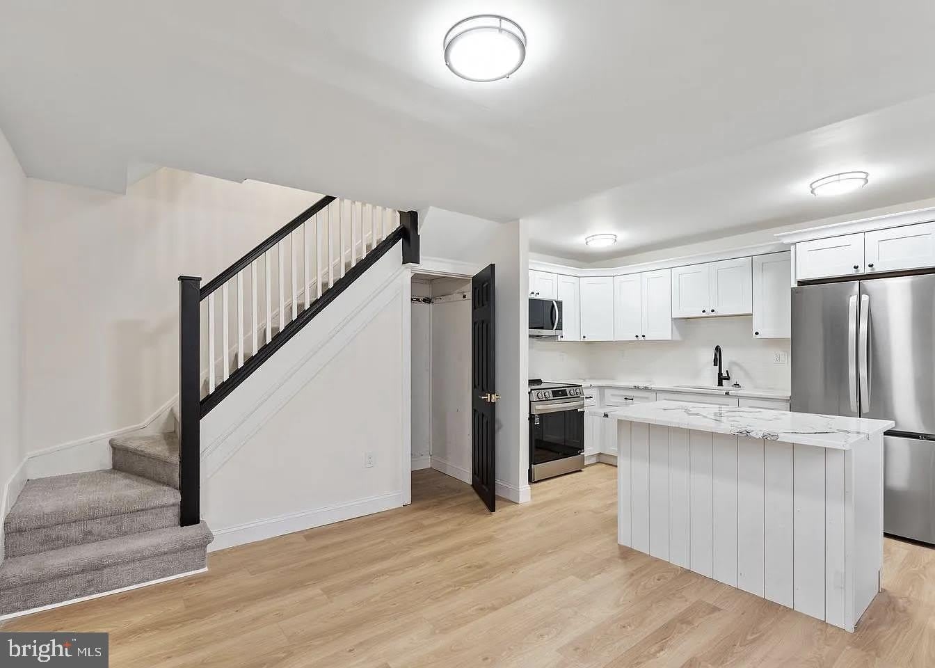1118 BROWN ST #318 – photo 3