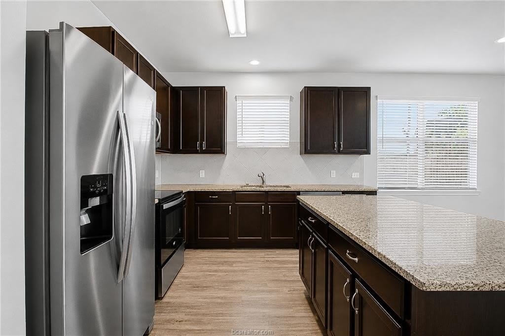 982 Crossing Drive – photo 4
