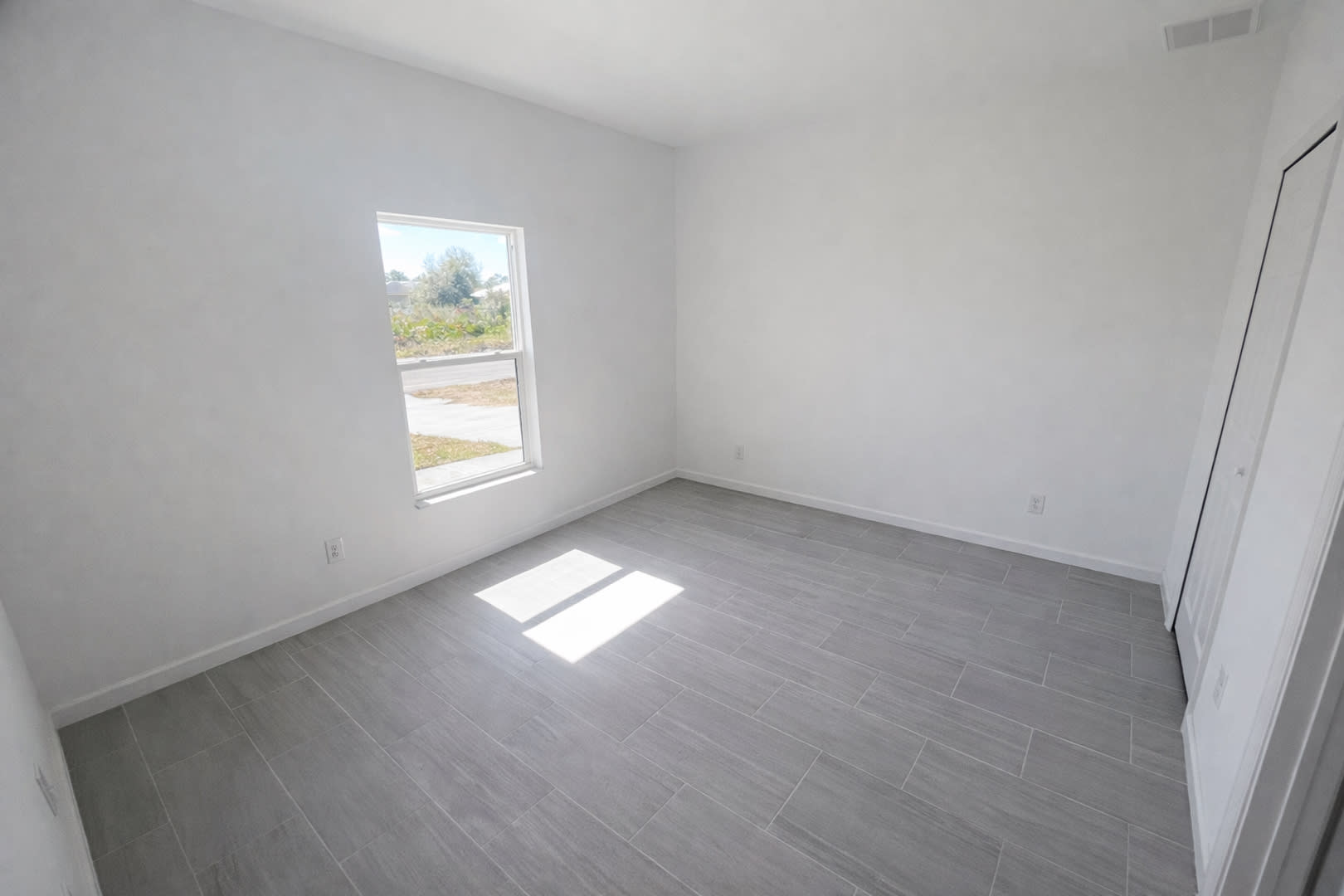 NEW CONSTRUCTION- Modern 3 Bed / 2 Bath Home in E Lehigh Acres – photo 5
