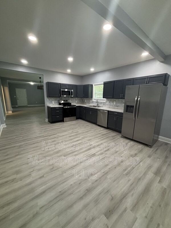 131 Dixon Cir – photo 2