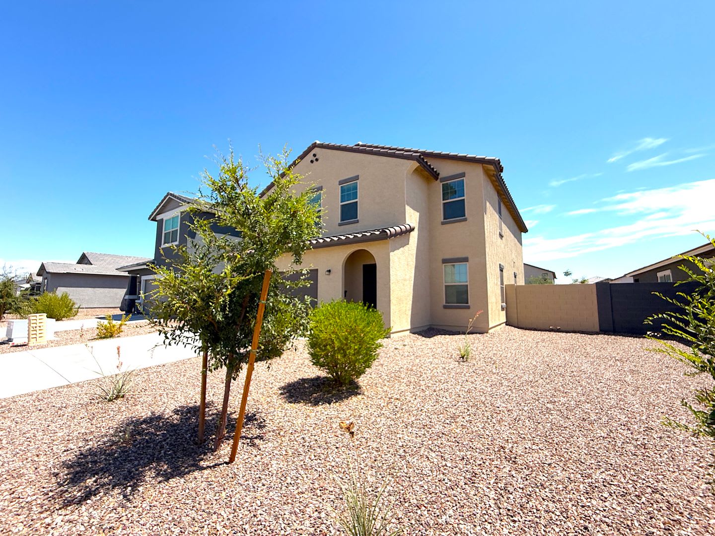 Newer 5-Bedroom + Loft Home in a Prime Phoenix Location! – photo 3