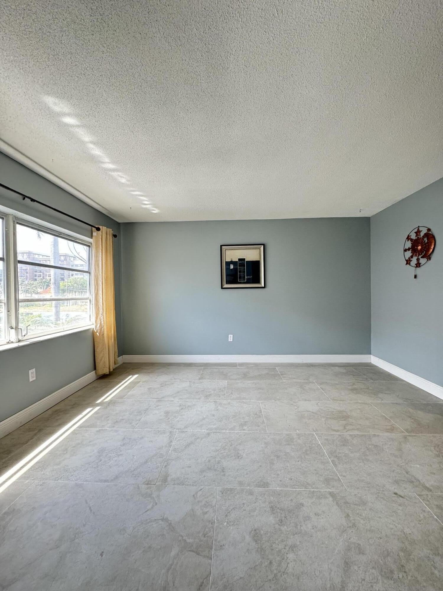 382 E Royal Palm Road – photo 4