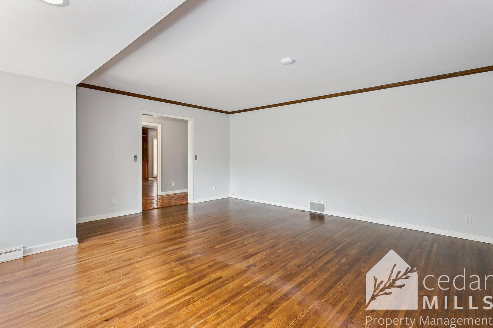 Mid Century Modern Gem in the Heart of The Village MOVE IN SPECIAL – photo 5