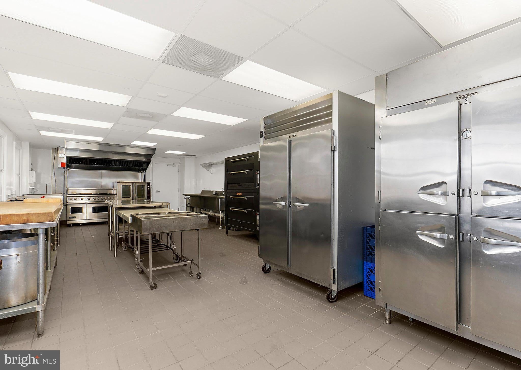 2220 N CHARLES Street – photo 4