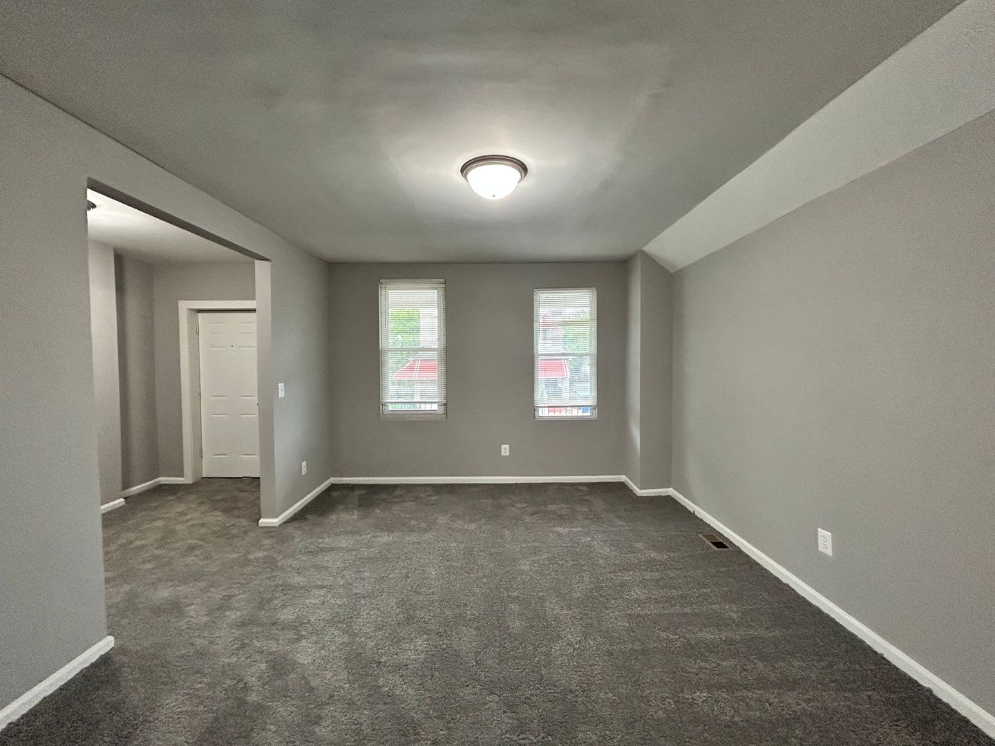 Baltimore 3 Bedrooms 1 Bathrooms Available – photo 2